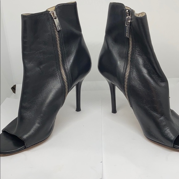 MICHAEL Michael Kors Black Cassie Heels - Picture 4 of 11